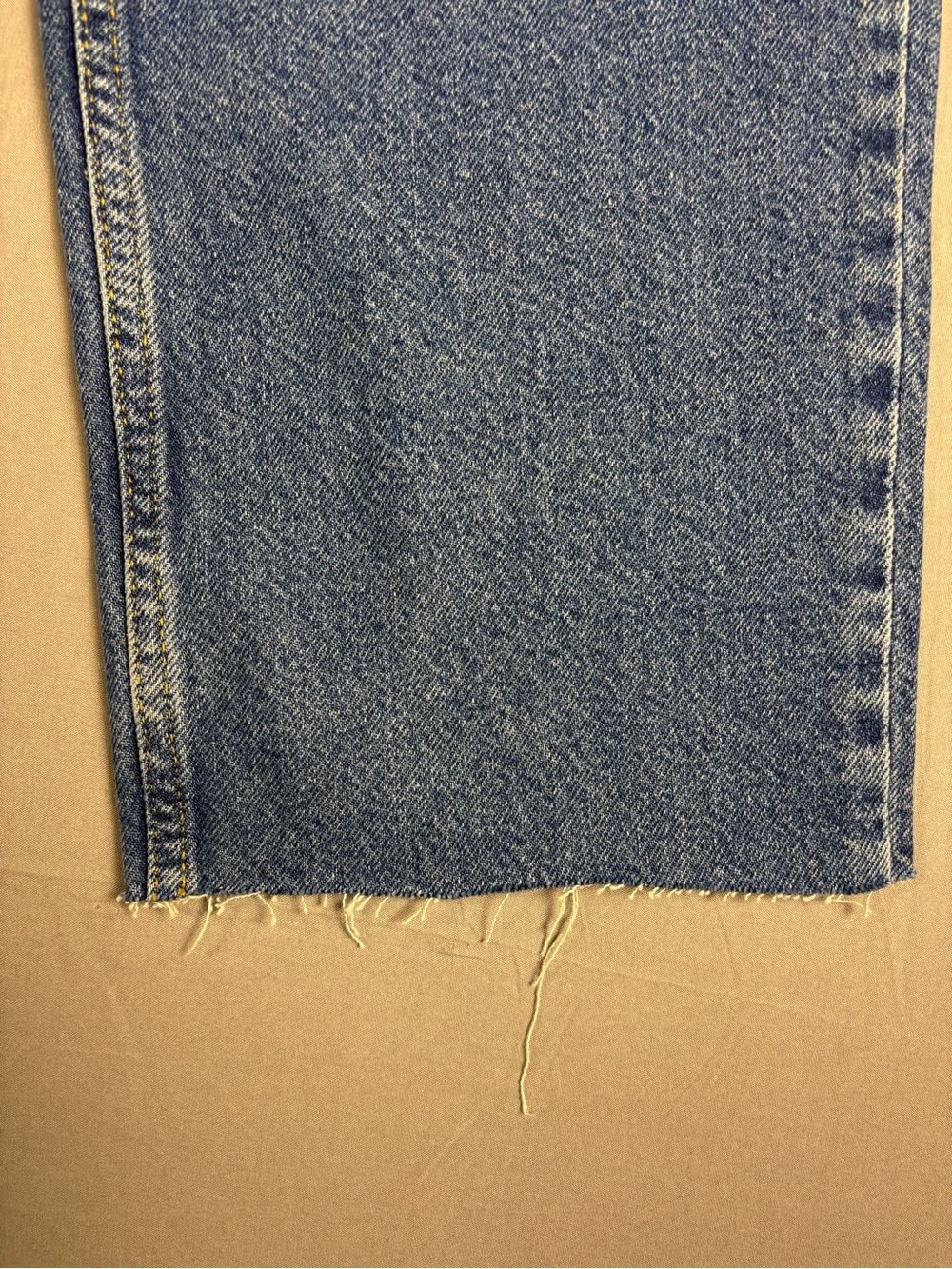 We The Free Cropped Raw Hem Distressed Blue Jeans Women’s Size 28 - Picture 2 of 12
